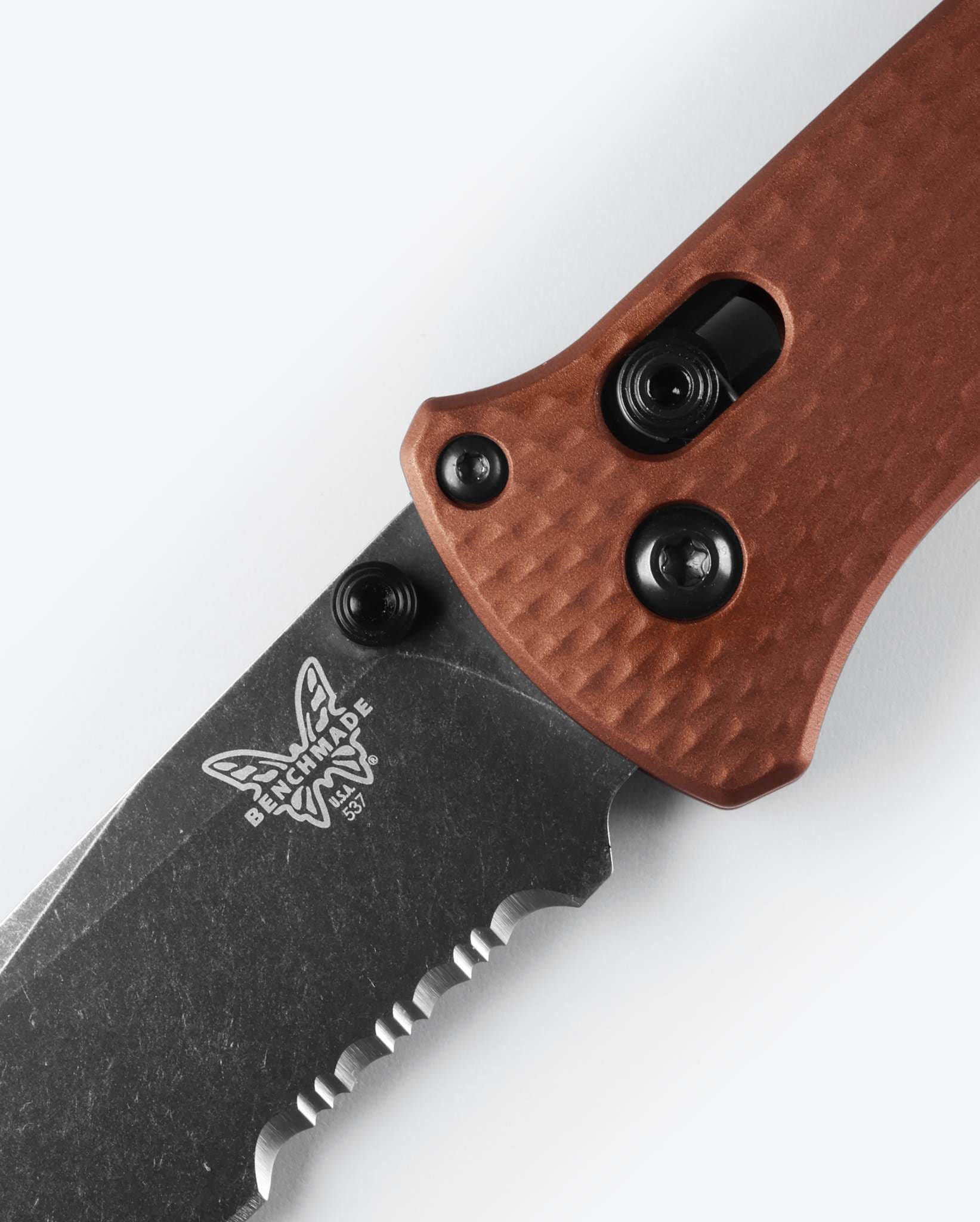 benchmade-bailout-537sbk-07-taschenmesser-mit-cpm-magnacut-burnt-copper-aluminum image 5