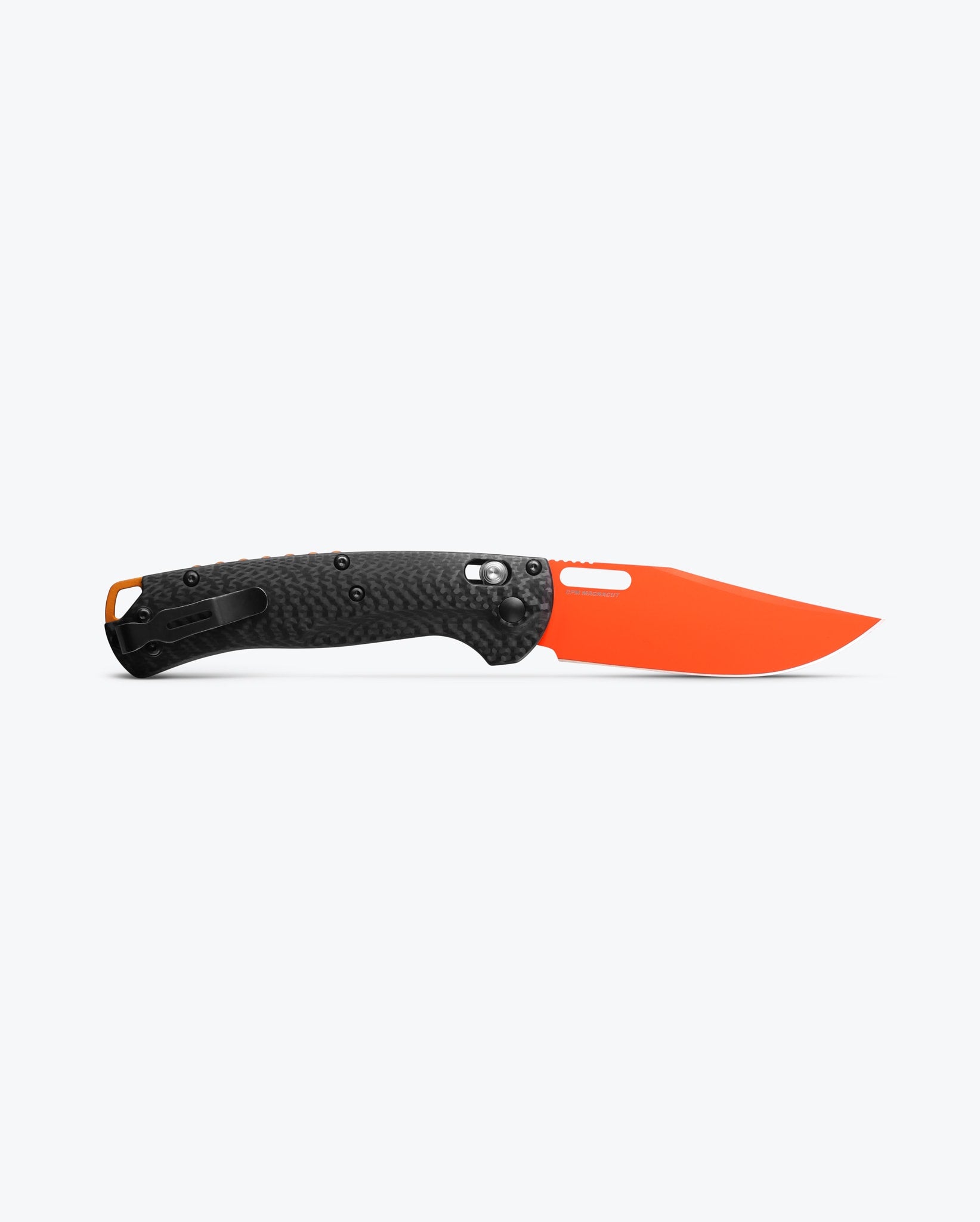 benchmade-taggedout-15535or-01-carbon-fiber-magnacut image 4