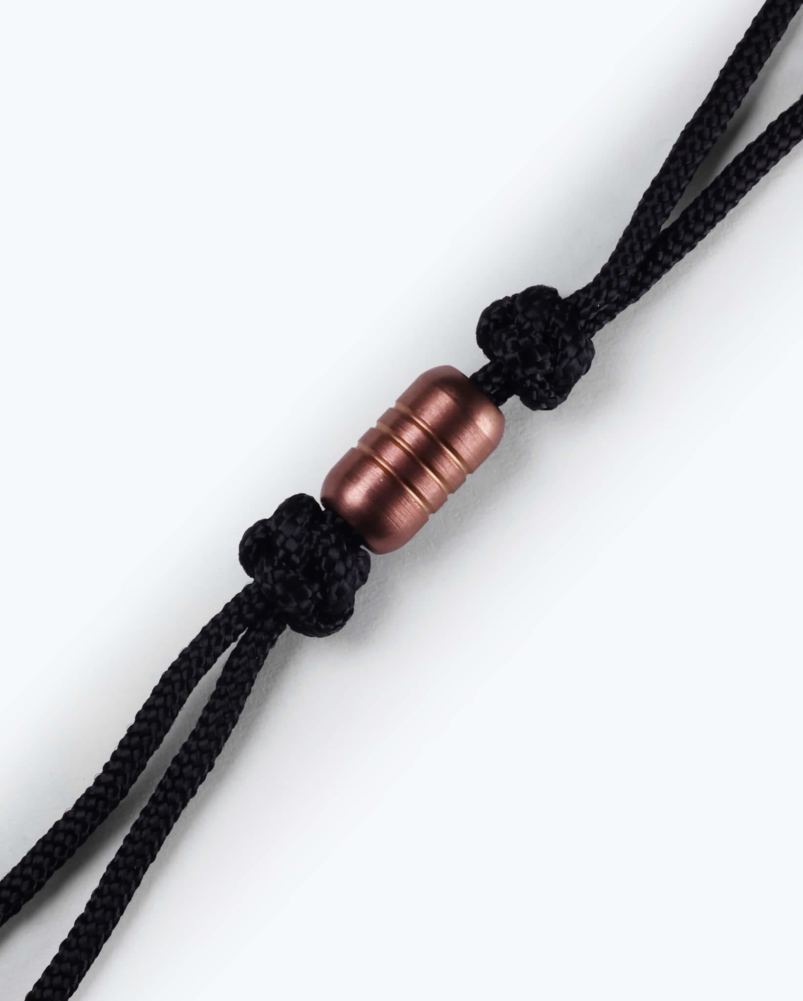 benchmade-paracord-lanyard-mit-edelstahl-perle-rose-gold-pvd image 4
