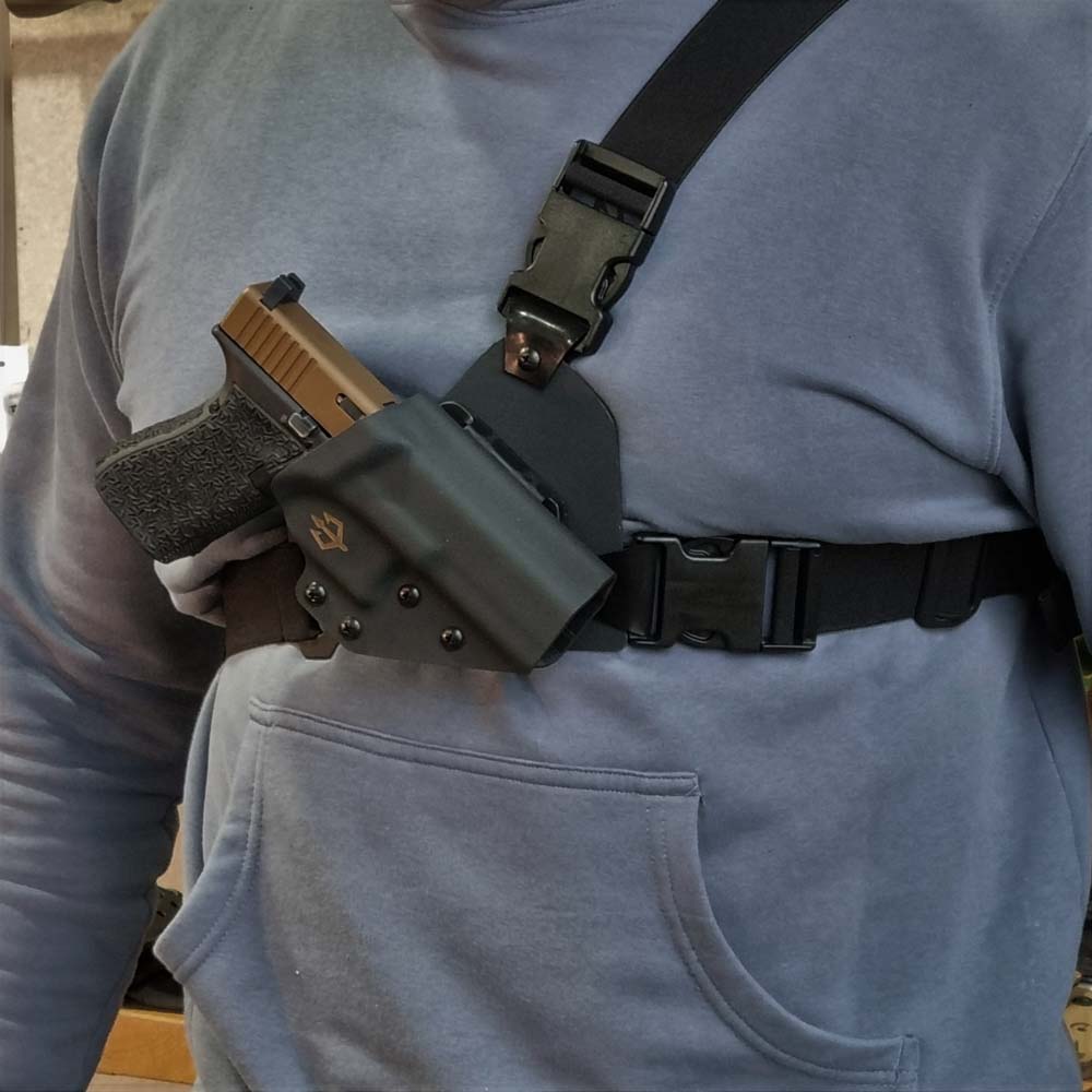 black-trident-chest-holster-harness-plattform-montage image 1