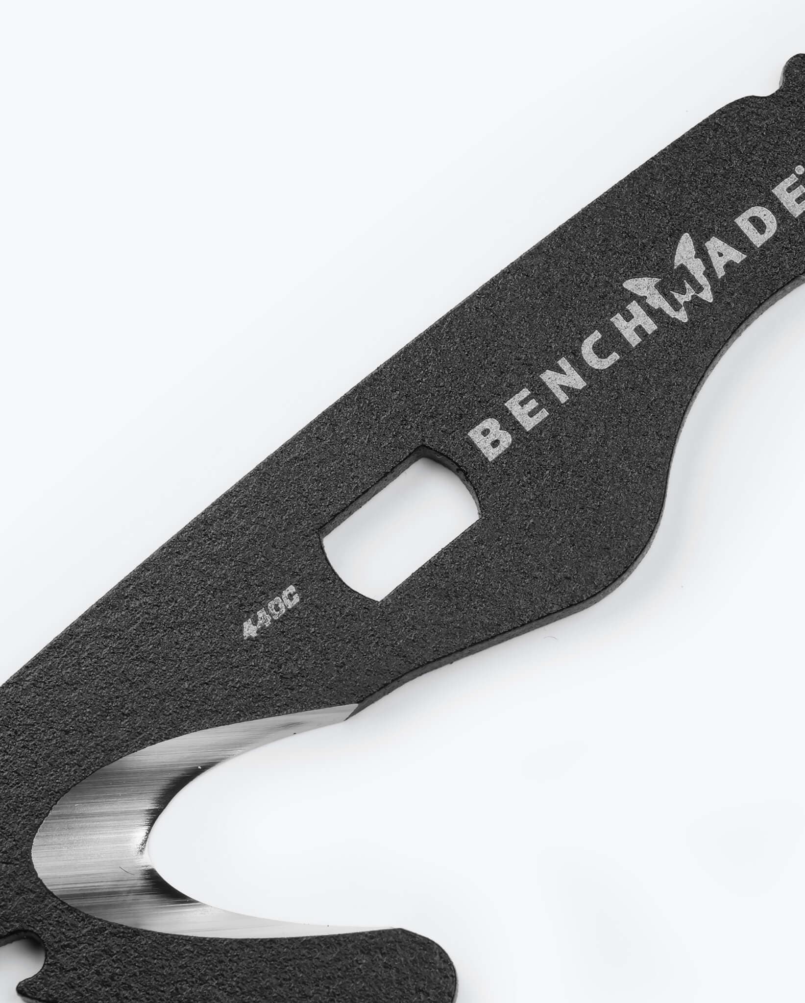 benchmade-8-hook-o2-wrench-rettungshaken-seatbelt-cutter-molle-kompatibel image 4