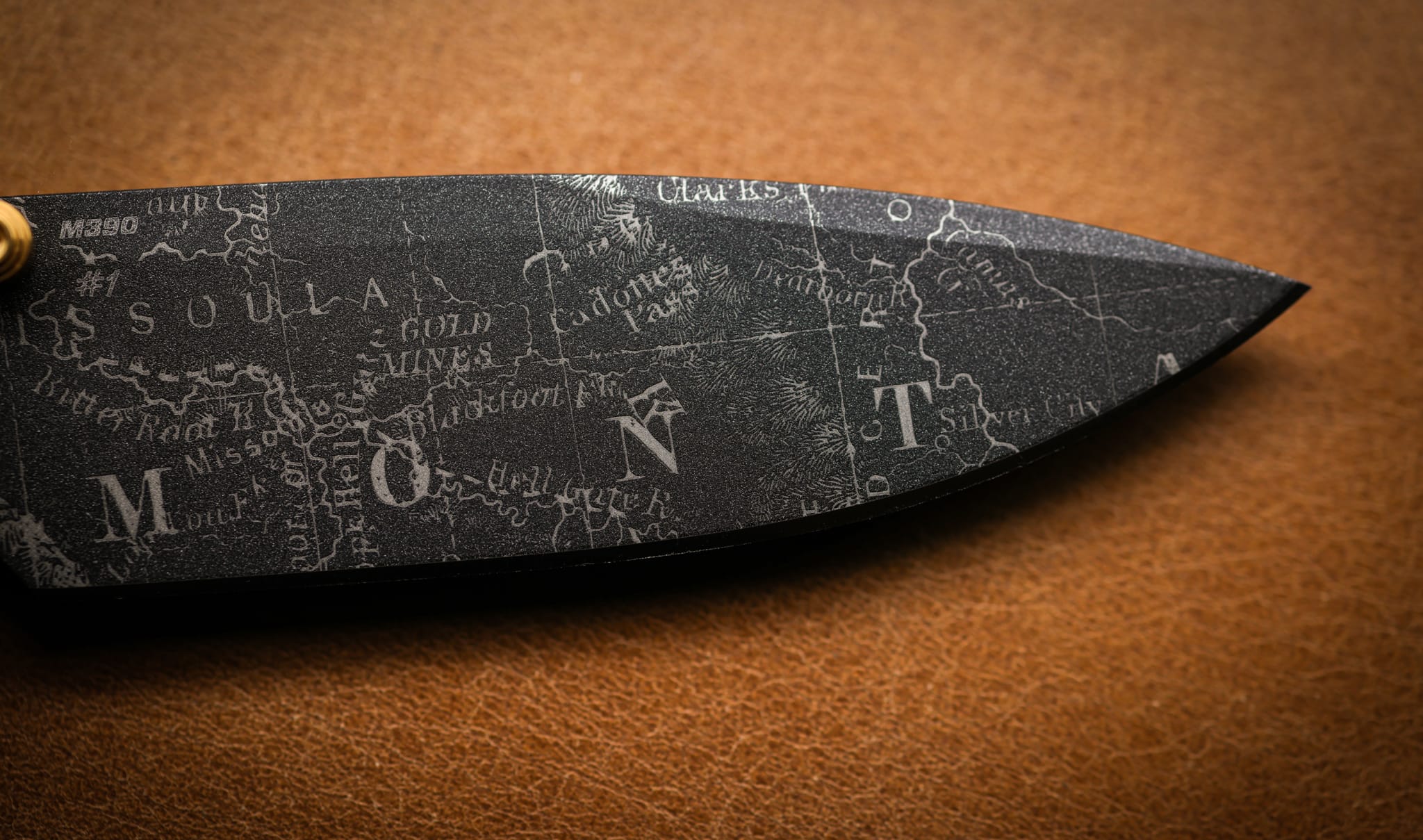 benchmade-535bk-251-bugout-gold-class-limitiertes-titan-edc-klappmesser-dealer-e image 4