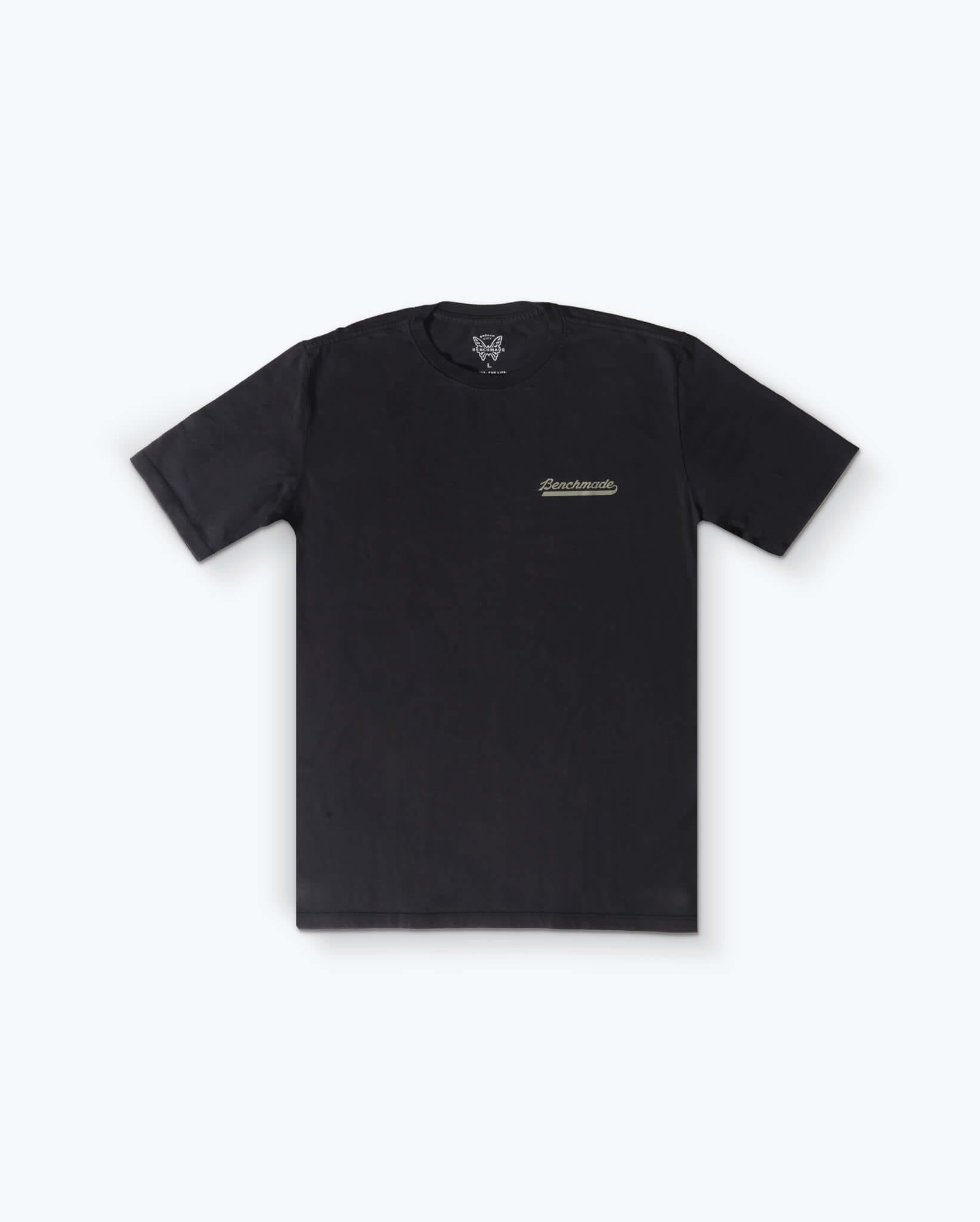 benchmade-bkc-classic-script-t-shirt-50185-aus-100-baumwolle image 1