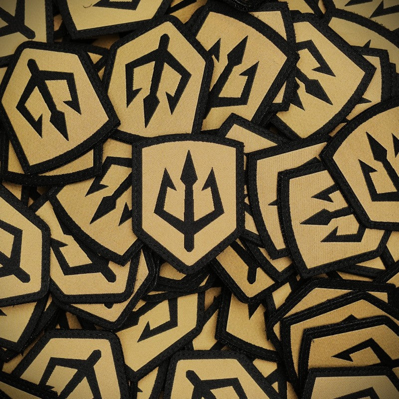 black-trident-signature-patch-gold-edition-klett-patch image 2