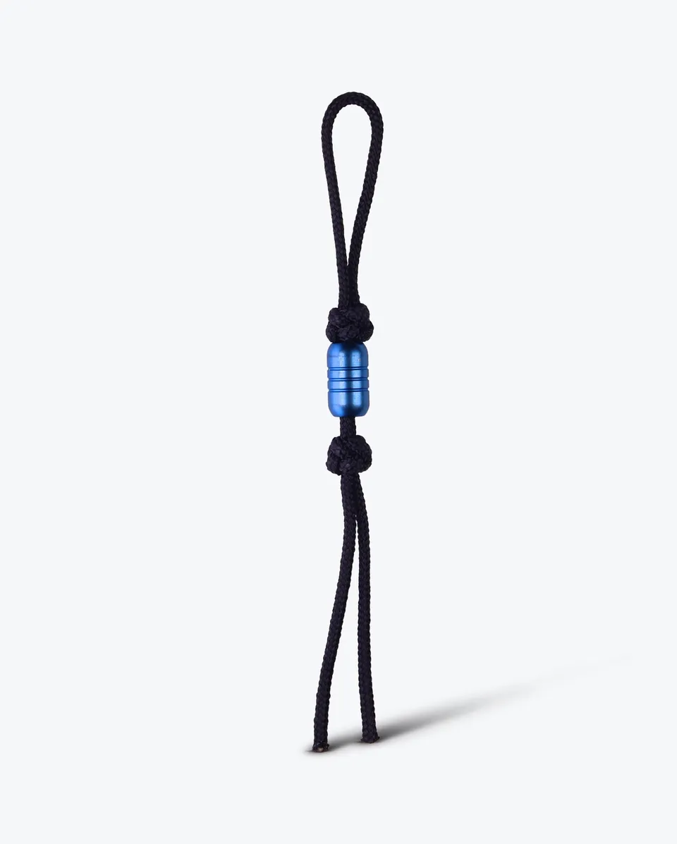 benchmade-lanyard-fangriemen-paracord-mit-edelstahl-perle-sapphire-blue-pvd image 1