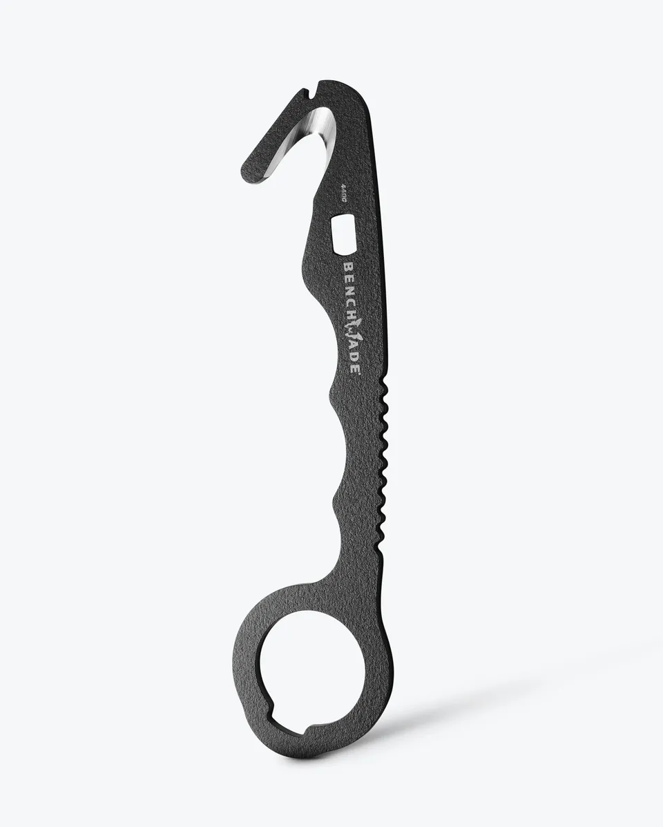 benchmade-8-hook-o2-wrench-rettungshaken-seatbelt-cutter-molle-kompatibel image 1