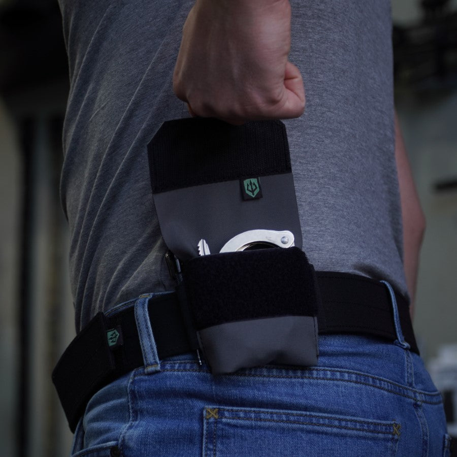 black-trident-low-profile-handcuff-pouch-handschellentasche-cordura image 5
