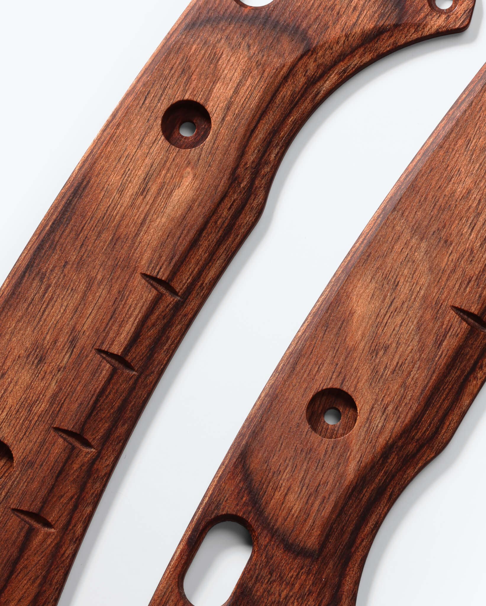 benchmade-griffschalen-set-50259-slipridge-dark-br-wood image 5