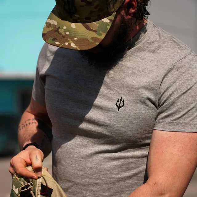 black-trident-team-shirt-mit-carry-cut-grau image 1