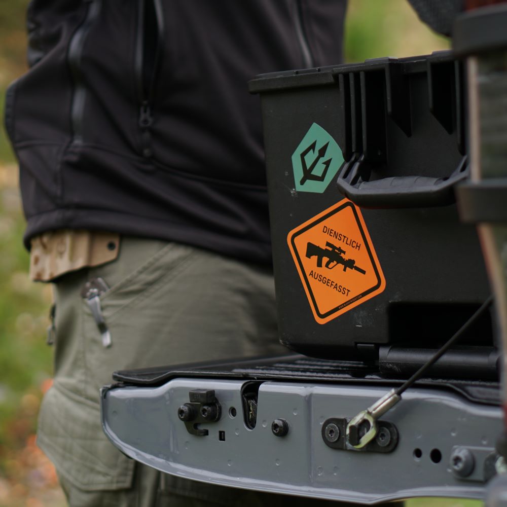 black-trident-danger-zone-sticker-outdoor-aufkleber-95x95mm image 3
