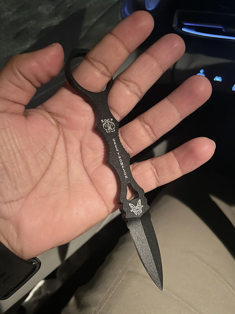 Solides Backup-Messer