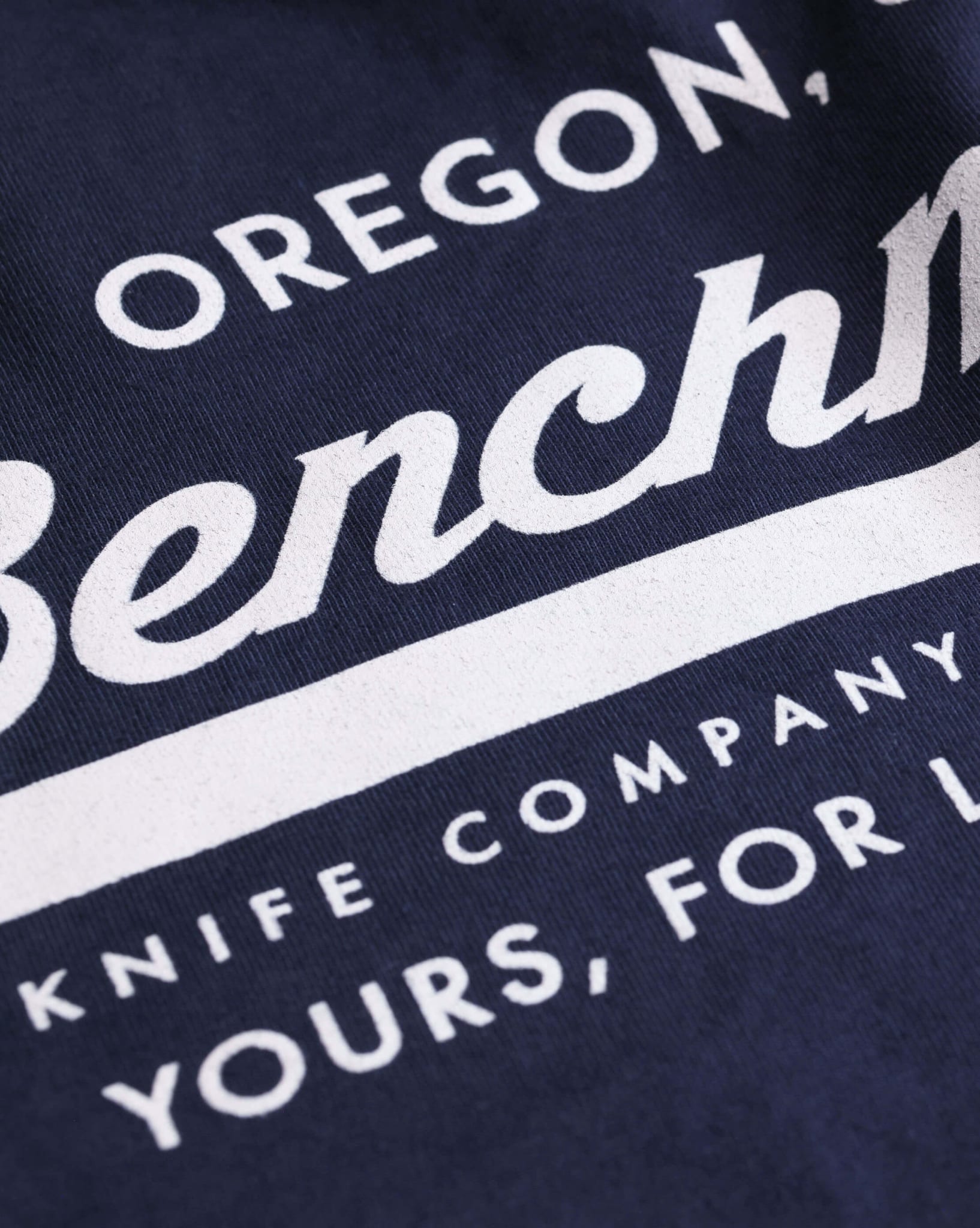benchmade-bkc-classic-script-t-shirt-50184-baumwolle image 4