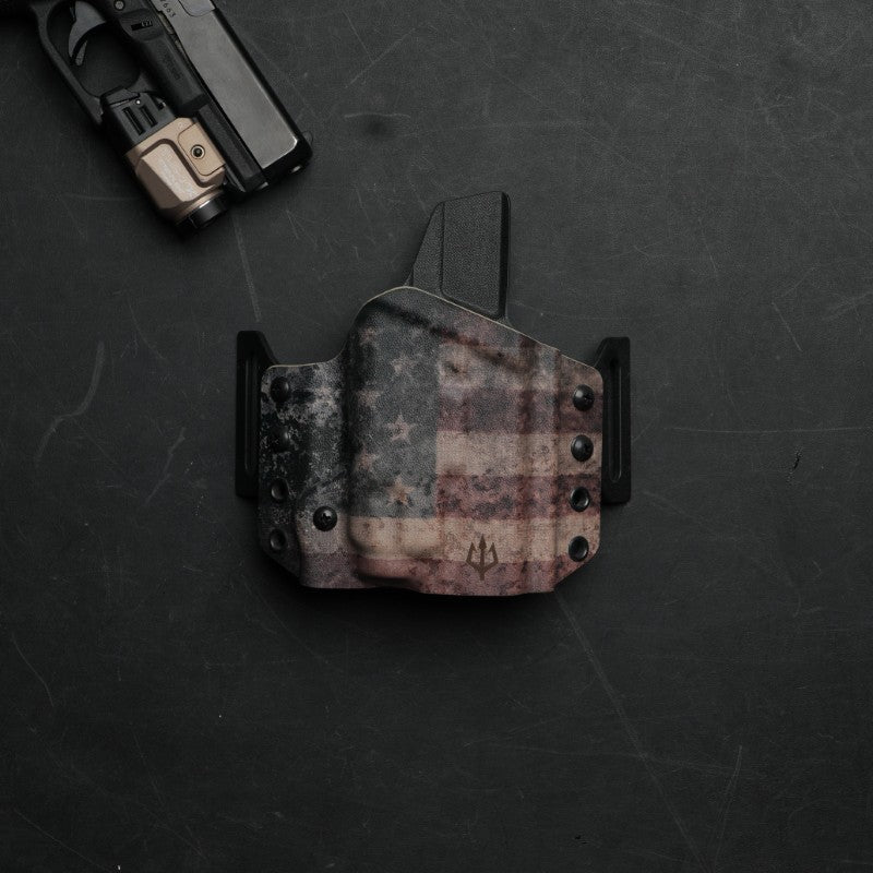 black-trident-raven-holster-glock-19-tlr7-rh-one-of-a-kind-kydex-spezialmuster image 3
