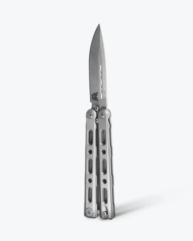 benchmade-laro-82-gray-titanium-drop-point-balisong image 1
