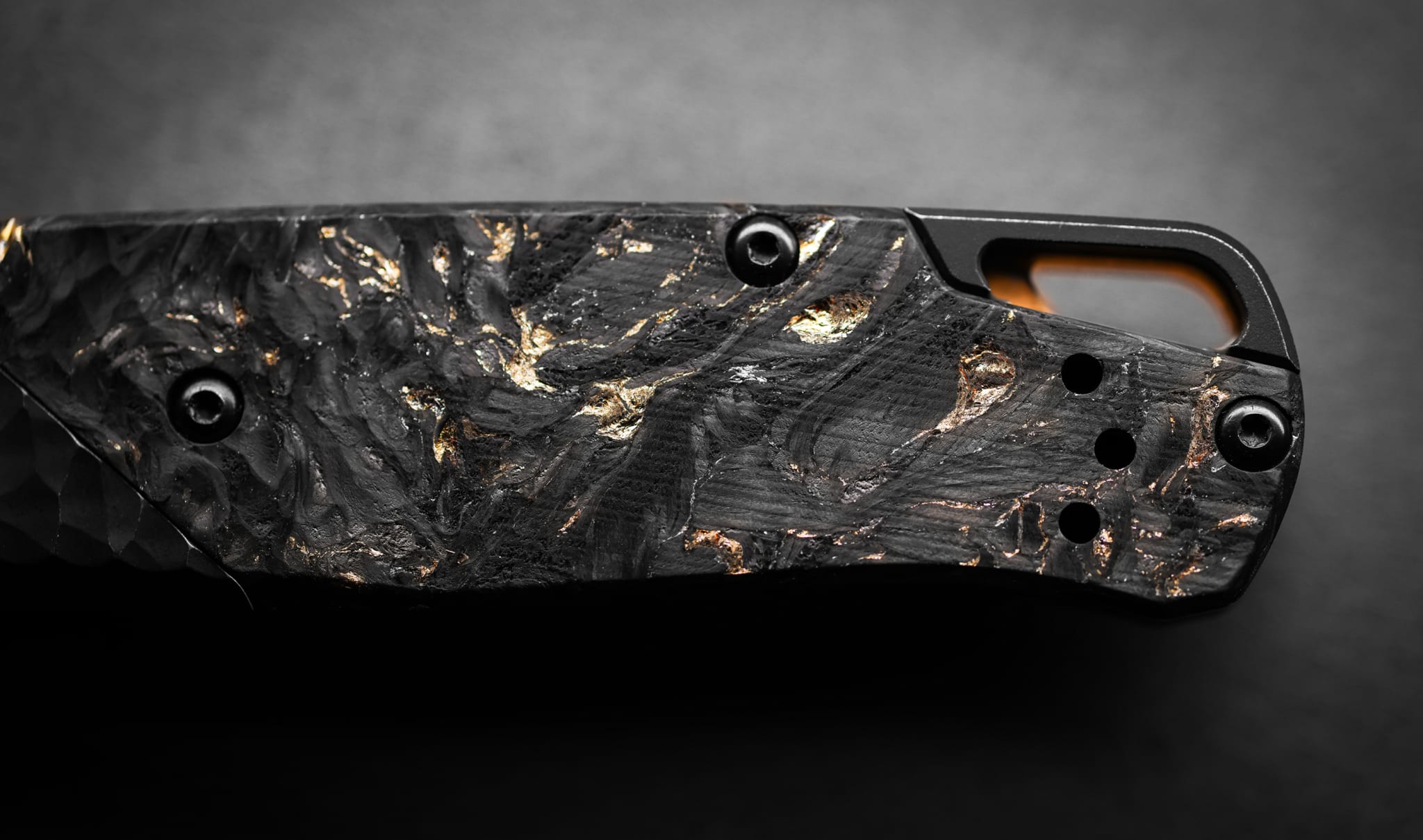 benchmade-535bk-251-bugout-gold-class-limitiertes-titan-edc-klappmesser-dealer-e image 5