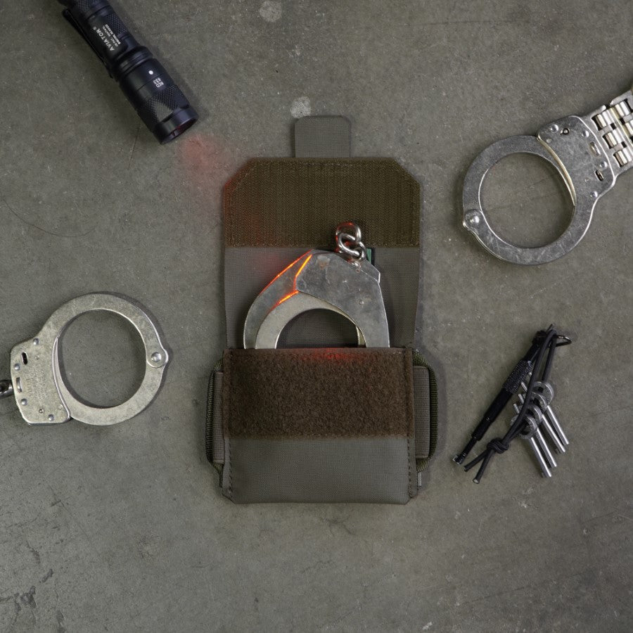 black-trident-low-profile-handcuff-pouch-handschellentasche-cordura image 6