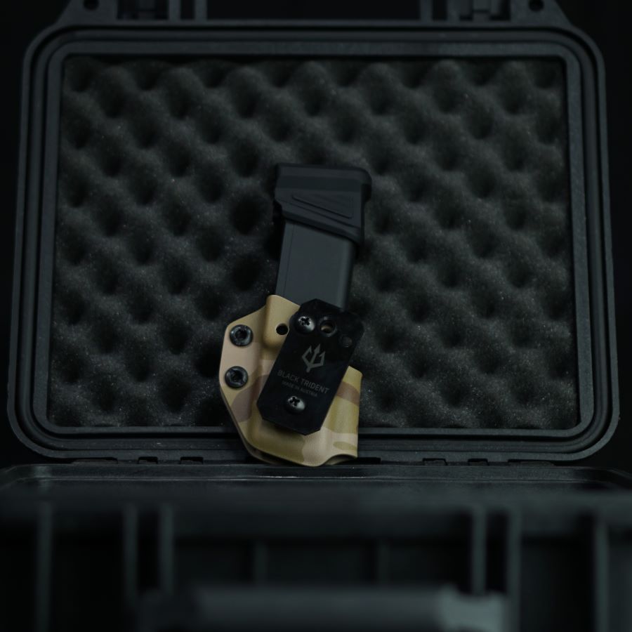 black-trident-low-profile-molle-mount-mag-carrier-adapter image 5
