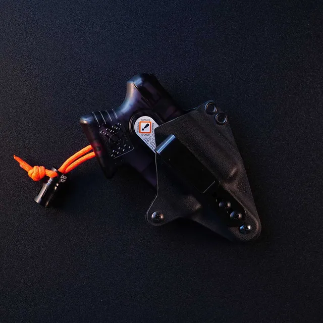 black-trident-the-pepper-holster-f-r-piexon-guardian-angel image 1