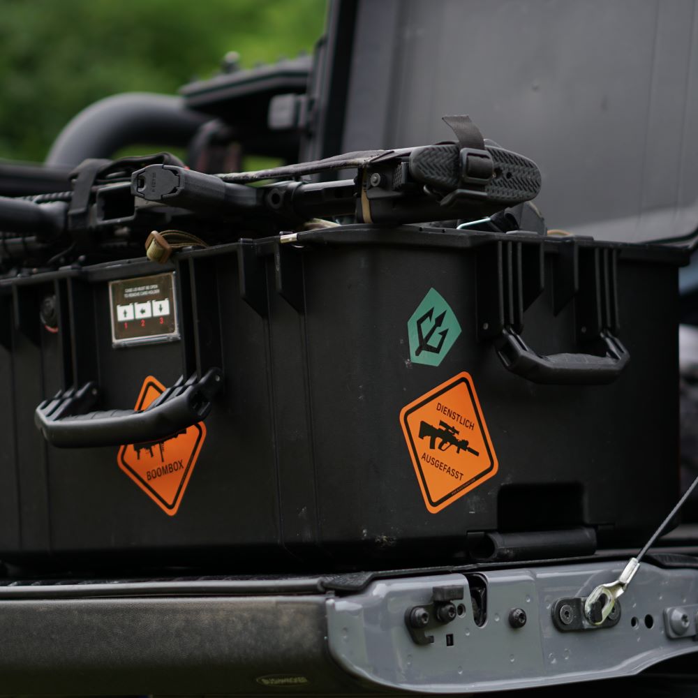 black-trident-danger-zone-sticker-outdoor-aufkleber-95x95mm image 4
