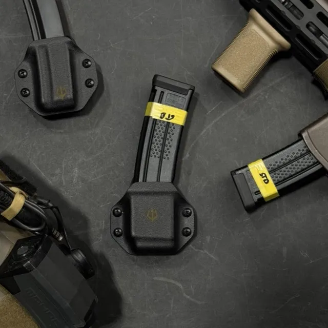 black-trident-subgun-mag-carrier-kydex-magazintasche-f-r-mp5-mp7-mpx-und-pcc image 1