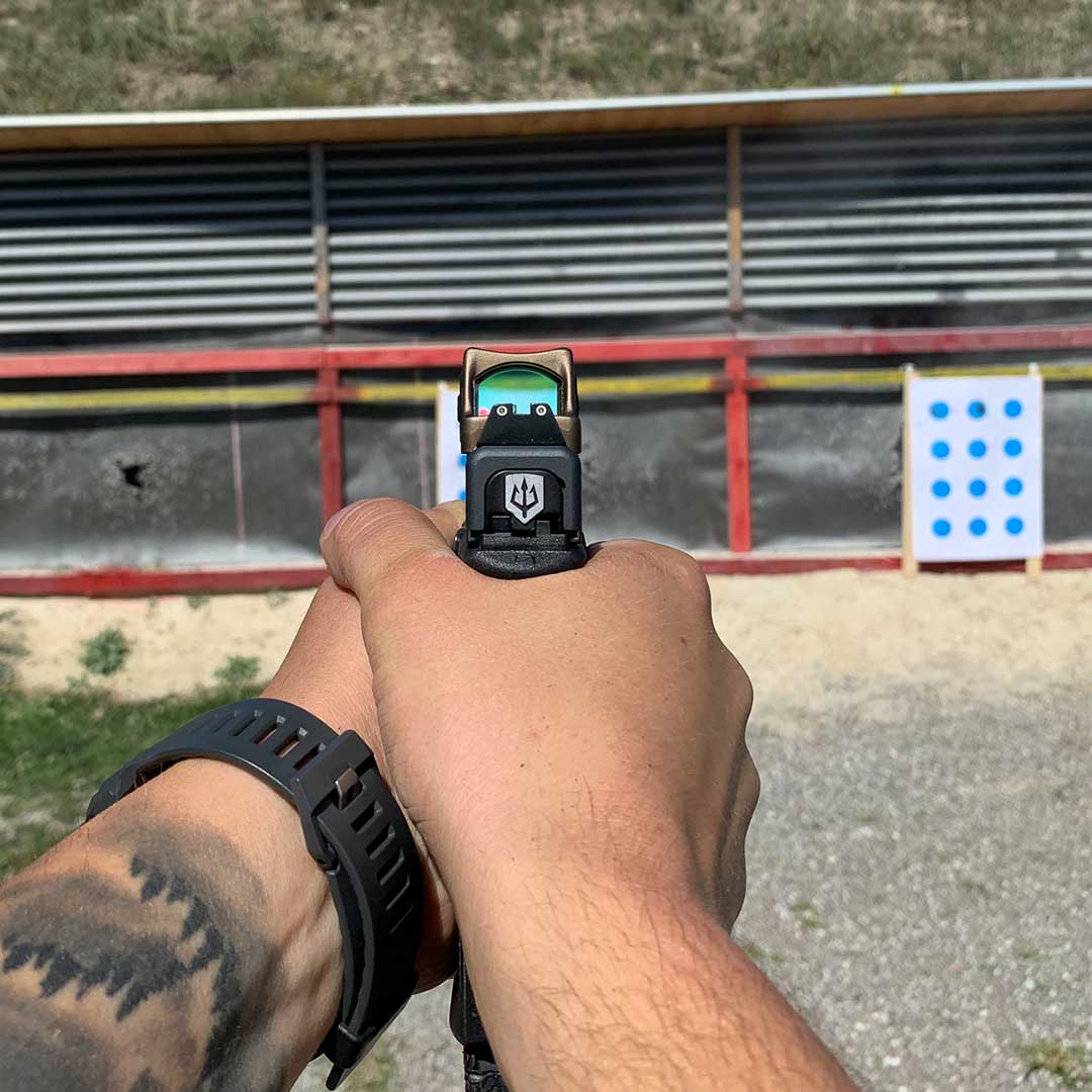 black-trident-signature-backplate-9mm-glock-slide-plate-metall-cerakote image 7