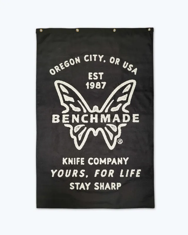 benchmade-logo-garage-banner-schwarz-offizielle-werkstatt-fahne-mit-messing-sen image 1