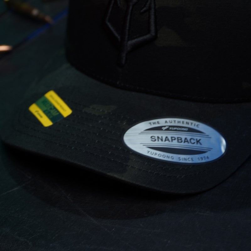 black-trident-urban-trucker-cap-mit-mesh-und-zopfloch image 7